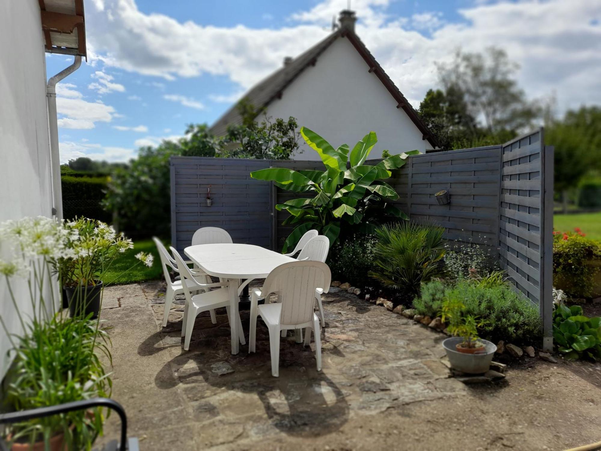 Les Abelias Bed and Breakfast Hauterive  Exteriör bild
